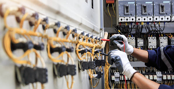 Professional Electrician technician working in Holton, KS